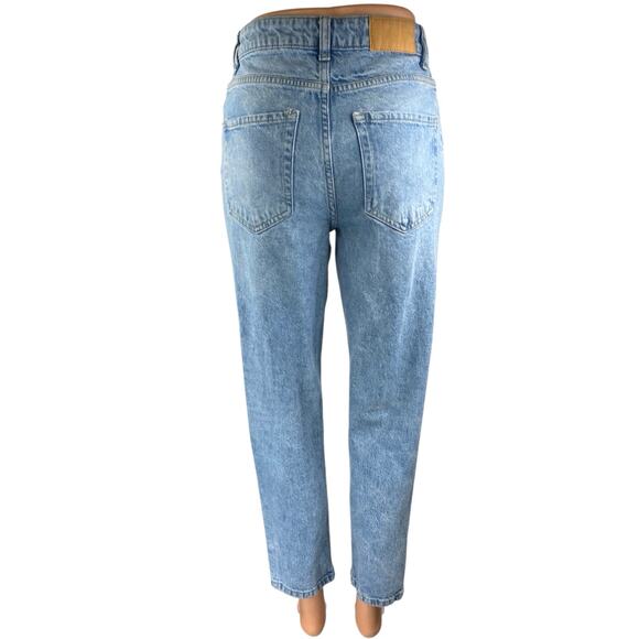 Zara Women's Blue Light Wash High Waisted Carrot Tapered Denim Jeans Size 4 - Picture 3 of 5